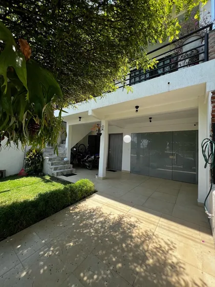Hermosa Casa Bifamiliar Con Piscina En Venta Santa Elena El Cerrito