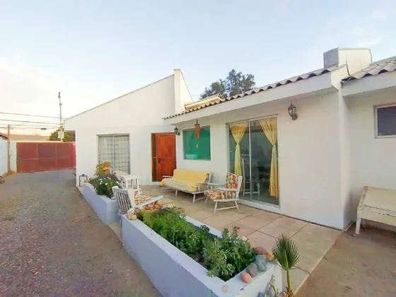 Terreno De 1.541 M2 Con 3 Casas Sólidas