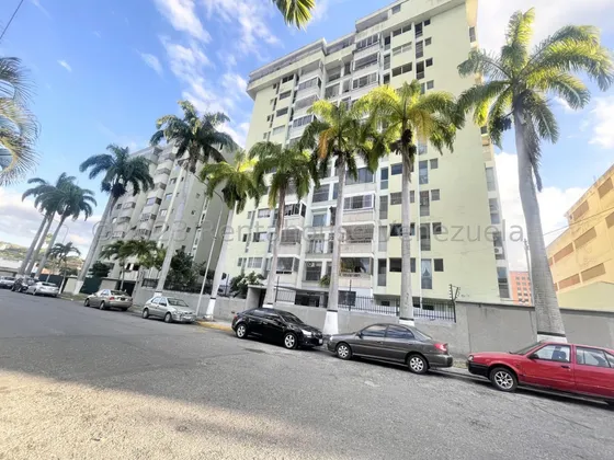 Maritza Lucena Alquila Cómodo Apartamento Tipo Estudio, Al Este De Barquisimeto, Ideal Para Ejecutivo De Negocios, Vigilancia 24/7, Planta Eléctrica, Cerca A Comercios, Farmacias, Gimnasios.