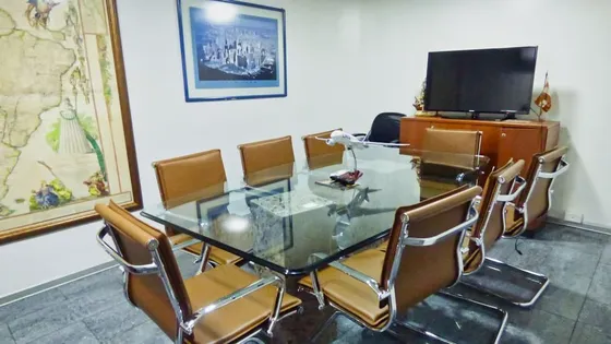 Oficina Amoblada Manuel Montt / Duoc Uc Antonio Varas 
