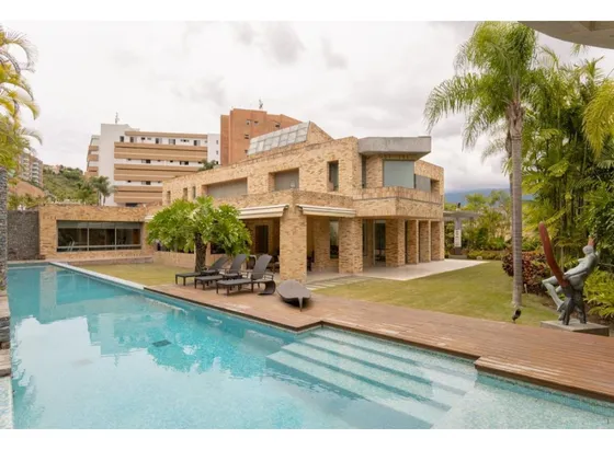 Se Vende Casa 1436m² 4h/10b/6p Mirador De Los Campitos 