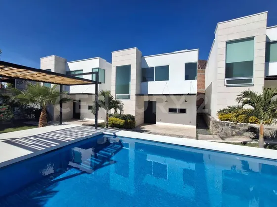 Venta Casa Con Alberca Fraccionamiento, Oaxtepec, Morelos