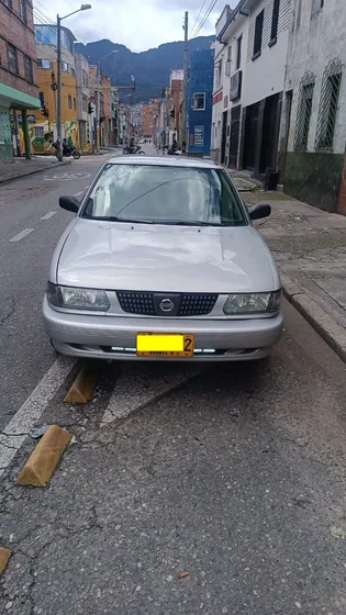 Nissan Sentra 1.6 B13 Lujo