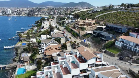Casa Nueva (desde Agos.) En El Mejor Sector De La Herradura.