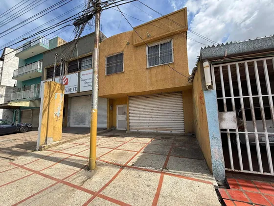 Edificio Comercial Con Excelente Ubicación
