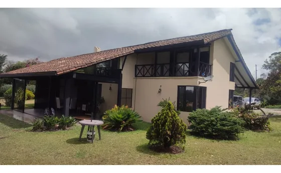 Se Vende Casa Finca Vía Rionegro A La Ceja, En Unidad Cerrada