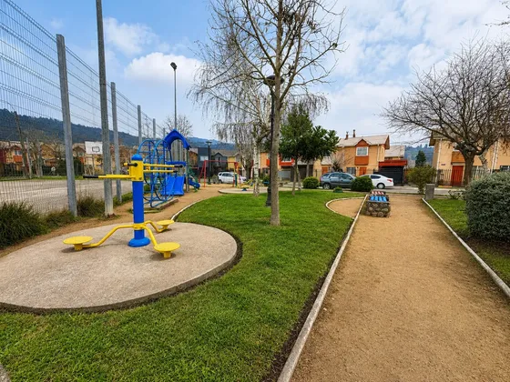 Casa Familiar En Sector Residencial De Chiguayante