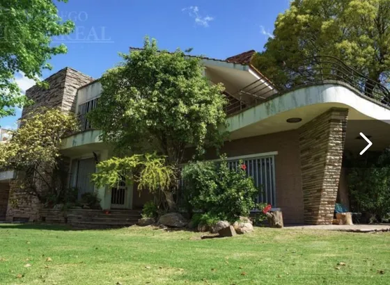 Casa En Venta En Morón