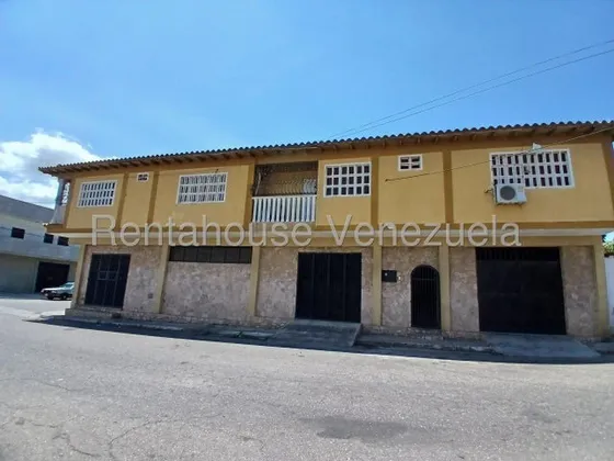 %% Raiza Suarez Vende Espectacular Casa Semi Amoblada Con Local Comercial En Chivacoa 2 5 1 5 4 0 2 Dispone De 4 Habitaciones 3 Baños Tanque Subterraneo Brinda Mucha Iluminacion Y Frescura Visitala   