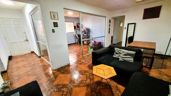 Casa Qta Normal 265mts2, 5 Dorm, 2bañ, 4 Estac. 2 Bodegas
