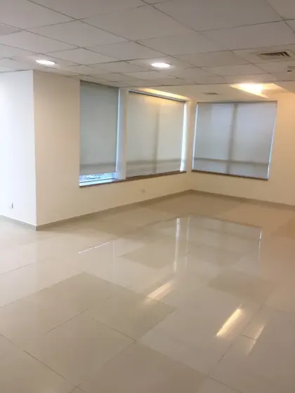 Amplia Oficina En Sector Consolidado La Dehesa