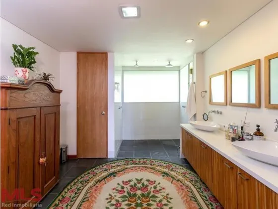 Hermosa Y Silenciosa Casa En El Retiro(mls#235830)