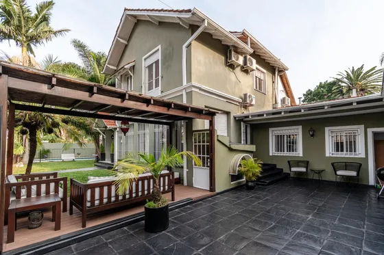 Divina Casa Con Todas Las Comodidades Y Buen Jardin En Martinez.