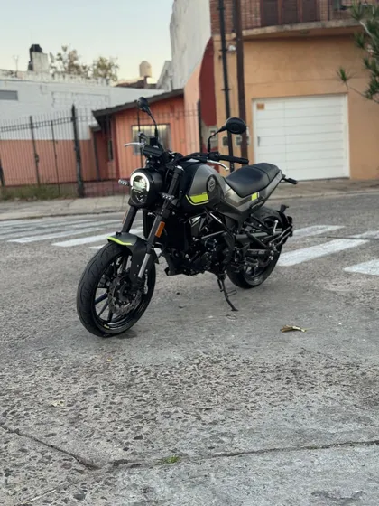 Benelli Leoncino 250cc 2021