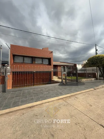 Casa En Venta 5 Dormitorios - B° Alto Verde Con Escritura
