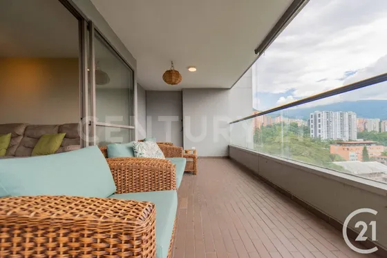 Renta Espectacular Apartamento En El Poblado, Sector De La Frontera.