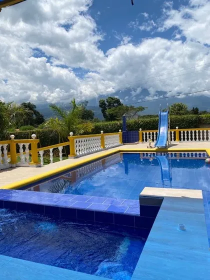 Santa Elena El Cerrito Valle Espectacular Finca Con Piscina En Venta