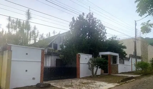 Chalet En Colinas De Guataparo, Valencia. Luisa Mezones Vende.