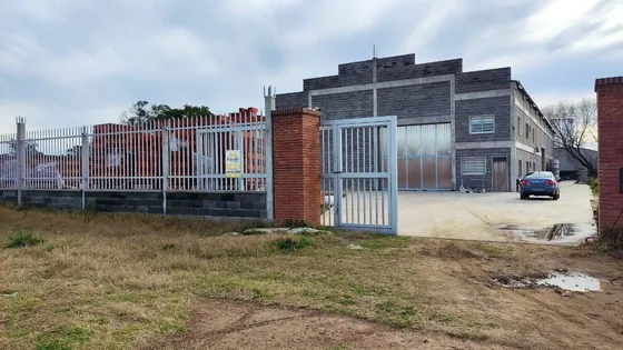 Galpón 1300 M2 En Total S/lote 4300m2(54x80)a 100m Ruta11