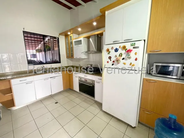#*25-15230 ¡bella Casa En Venta En Una Urbanización Privada De Cabudare! Esta Propiedad Está Lista Para Habitar Y Te Sorprenderá Con Su Diseño Fresco Y Elegante, Cabudare, Lara Adelaida Armeya
