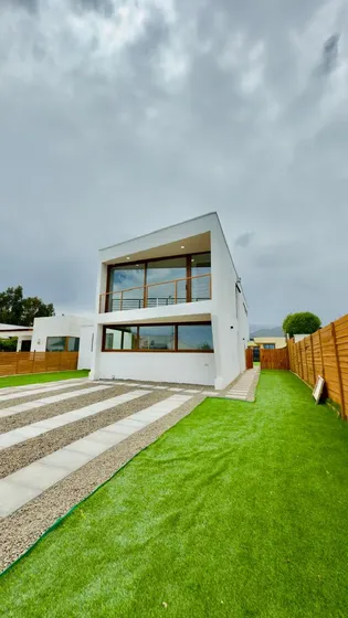 Estupenda Casa Moderna En Condominio Privado Mantagua 12010