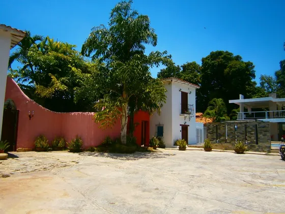 Venta Posada En Choroni, Decoracion Colonial .  Inf. Ma. Fda. Varela