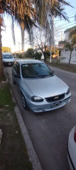 Chevrolet Corsa Classic 1.6 Gl 3p