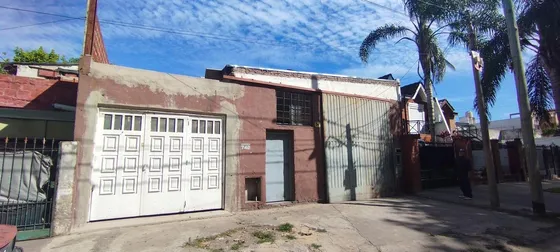 Terreno - El Palomar - Galpon - Permuta- Vestuarios- Casa A