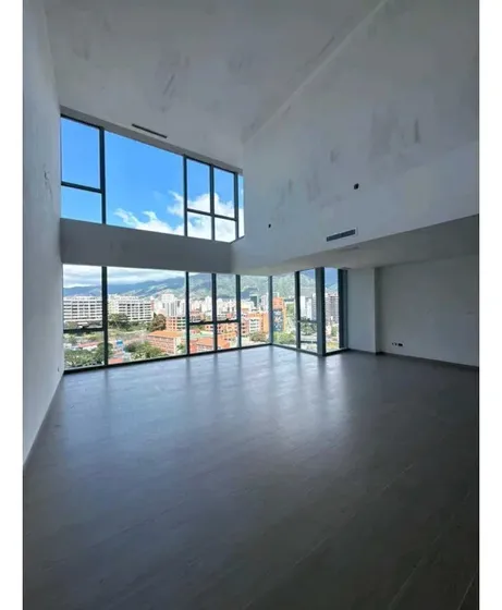 Vendo Apartamento Dúplex 221m2 Las Mercedes 9796