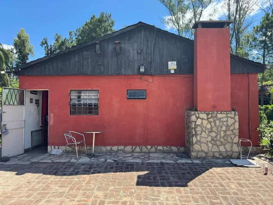 Casa En Venta - 2 Dormitorios 2 Baños - Cochera - 1.600 - La Lonja