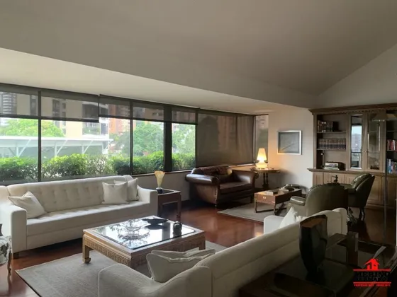 Apartamento En Venta En El Poblado. Cod V5770