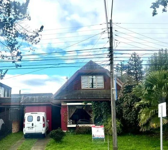 Casa En Venta Ubicada En Av. Las Encinas, Temuco