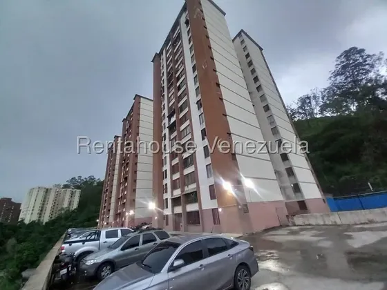 Apartamento En Venta En Los Teques, El Tambor Urb. La Ponderosa, Res. Las Flores Bp