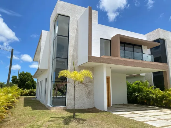 Casa En Alquiler En Vista Cana, Punta Cana, 292m2, 3 Hab. 4 Parqueos, Nueva Comunidad Con Campo De Golf, Lago Artificial, Playa, Seguridad, Un Paraíso Para Vivir. 