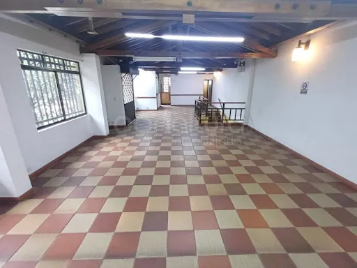 Locales En Arriendo Mesa 472-5638