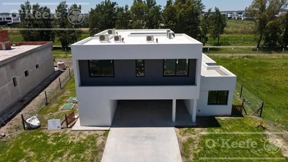 Casa En Venta 5 Ambientes A Estrenar En Puerto Nizuc, Guillermo  Hudson , Berazategui