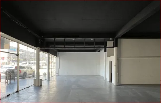 Arrienda Local 200 M2 Uf 100 S.center Peñalolen