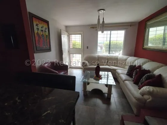 *jl/¡invierte En Un Hogar Remodelado En Zona En Crecimiento!  Casa En Venta Terrazas De La Ensenada Barquisimeto  Lara, Venezuela/ José López/# 25-20646 