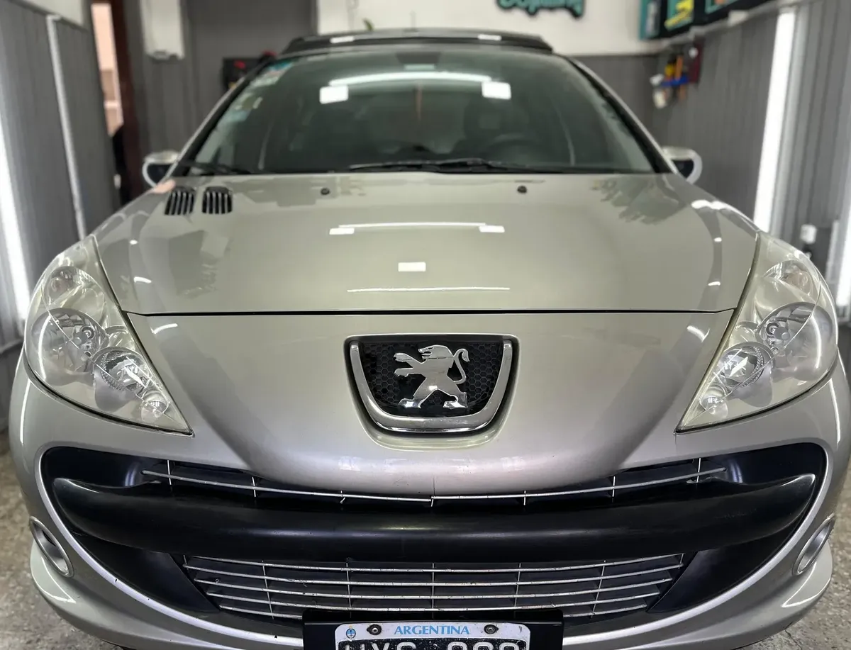 Peugeot 207 1.6 Xt