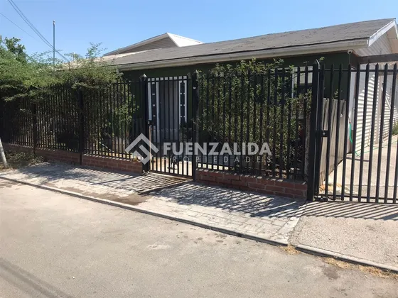 Casa En Venta De 3 Dorm. En Calera De Tango