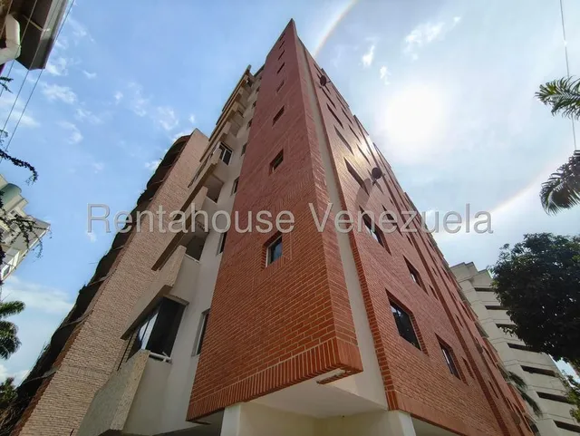 Penthouse Moderno En Venta Urb La Soledad Zona Exclusiva Edificio Nuevo Con Planta Electrica Total Pozo De Agua. Disfrute De Una Vista Hermosa Con Su Terraza Kg:25-15164
