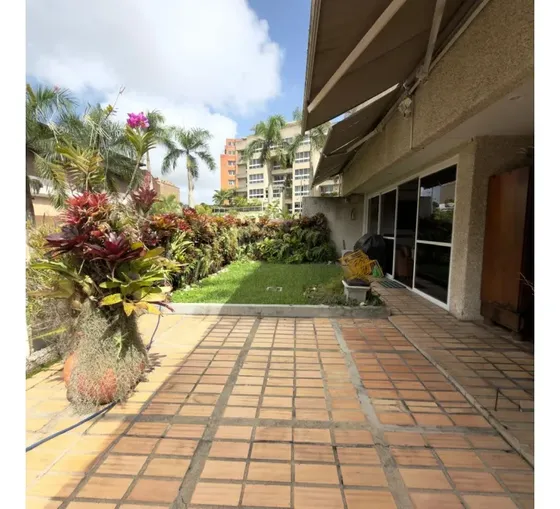 Se Alquila Apartamento Pb 255+80m2 La Lagunita 4857