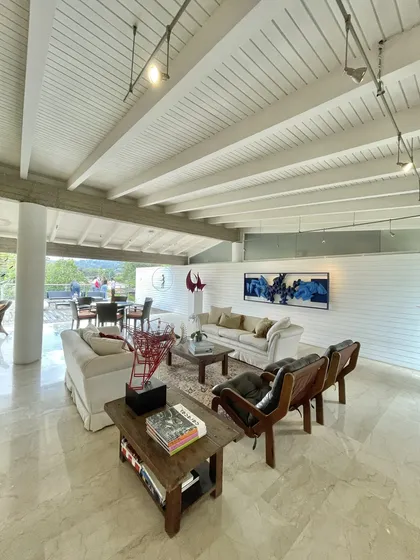 En Venta Casa 900m2 5h+2s/5.5+s/6p La Lagunita