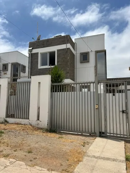 Oportunidad!!! Vendo Hermosa Propiedad Con Amplios Espacios.