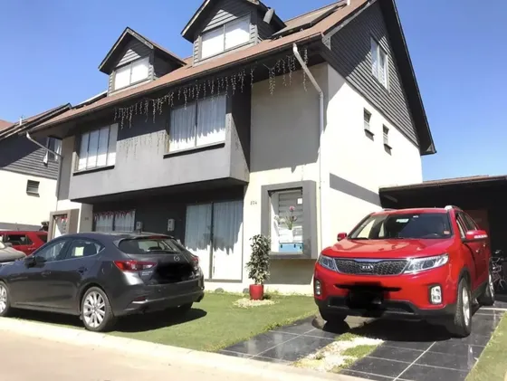 Hermosa Casa En Condominio Los Canelos De Maipú
