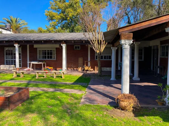 Casa 5 Ambientes En Venta Glew Con Pileta