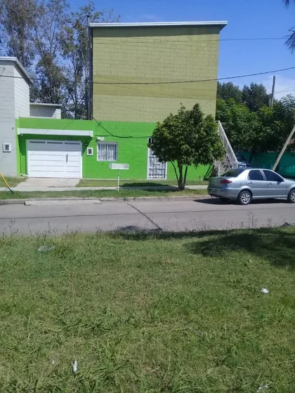 Dock Sud, Amplio Ph 4 Ambientes En Planta Baja Al Frente Con Cochera