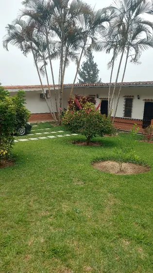 Casa De Un Nivel 4 Hab 4 Baños 20 Puestos Un Anexo 