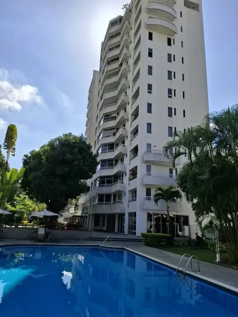 Apartamento En Venta La Florida, Edificio Exclusivo