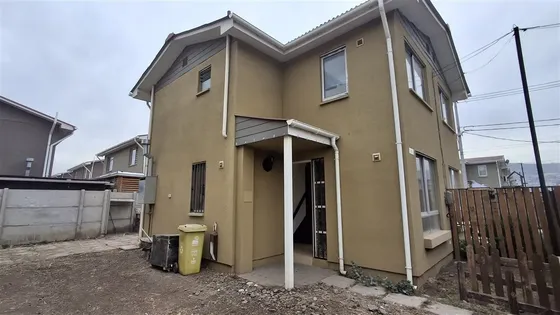 Casa En Venta De 3 Dorm. En Colina